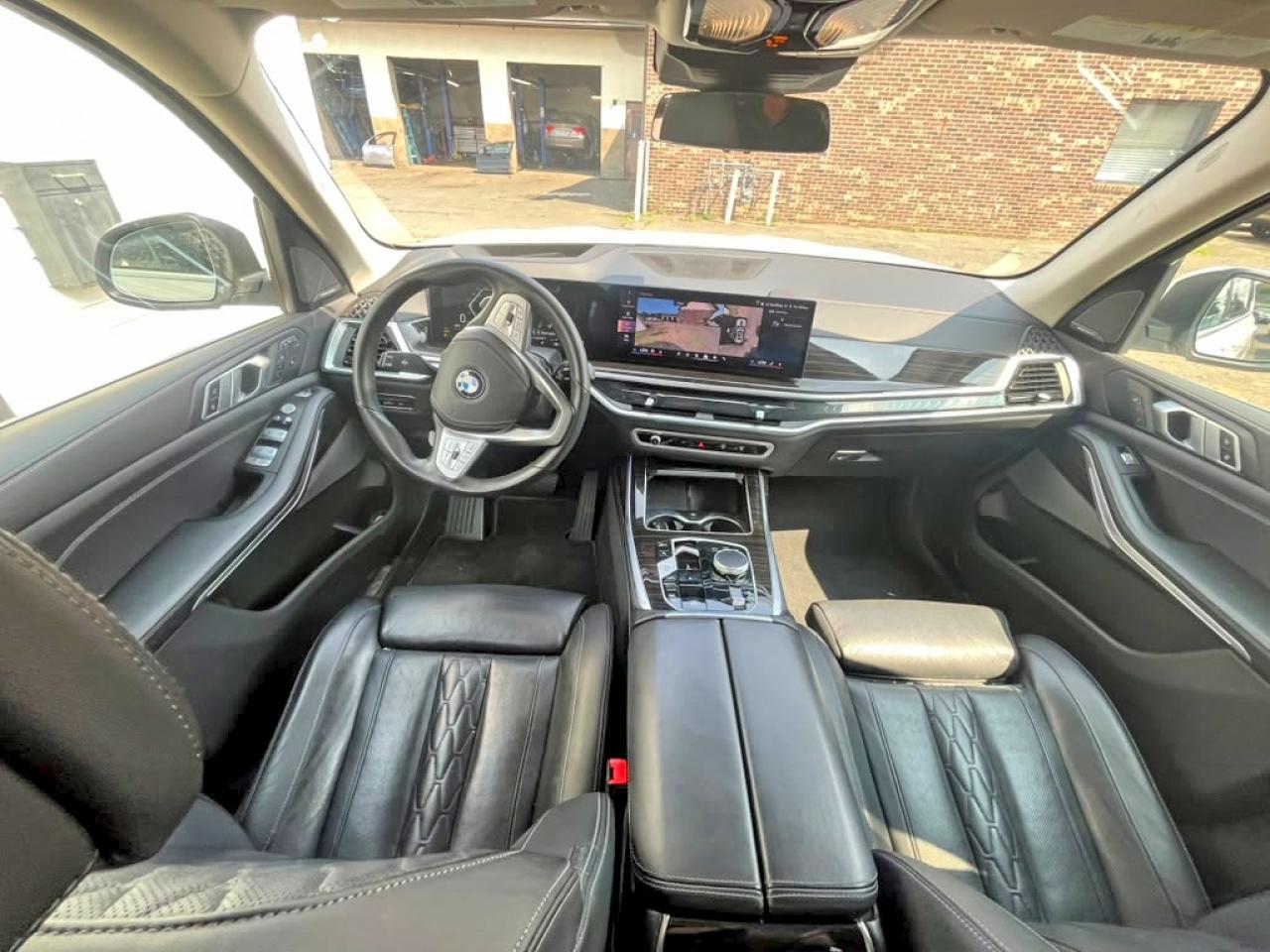 2025 BMW X7
