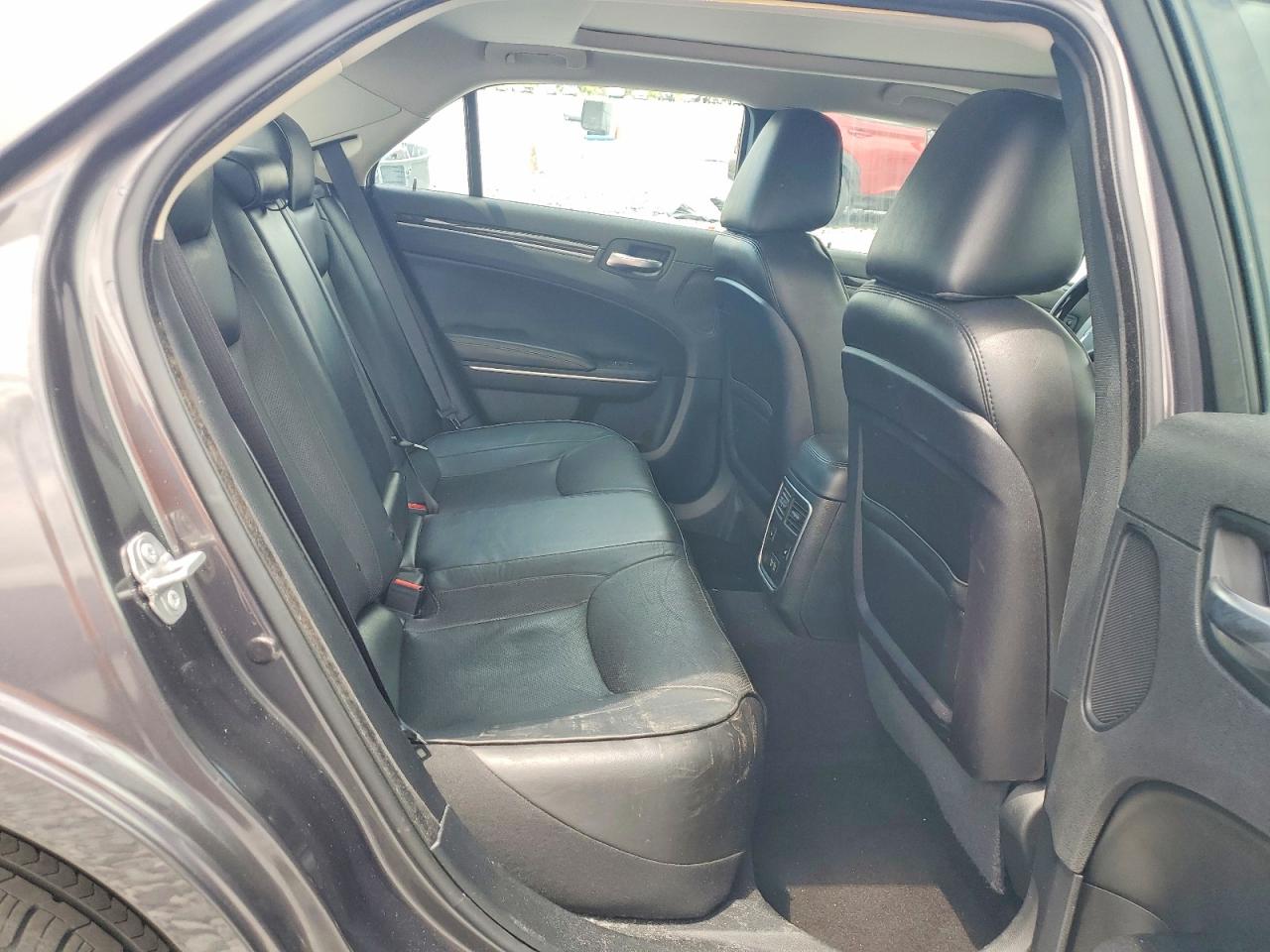 2019 CHRYSLER 300