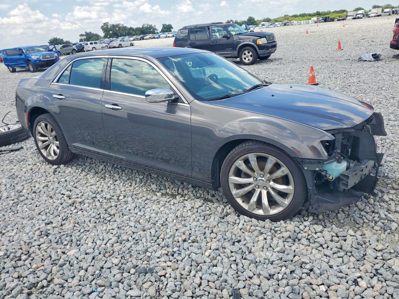 2019 CHRYSLER 300