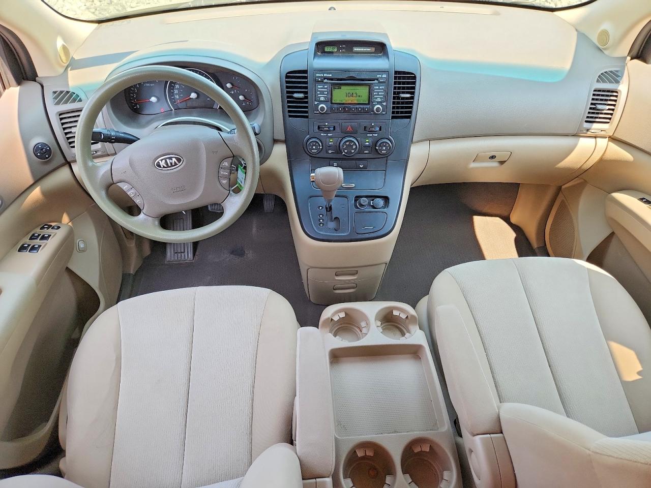 2011 KIA SEDONA