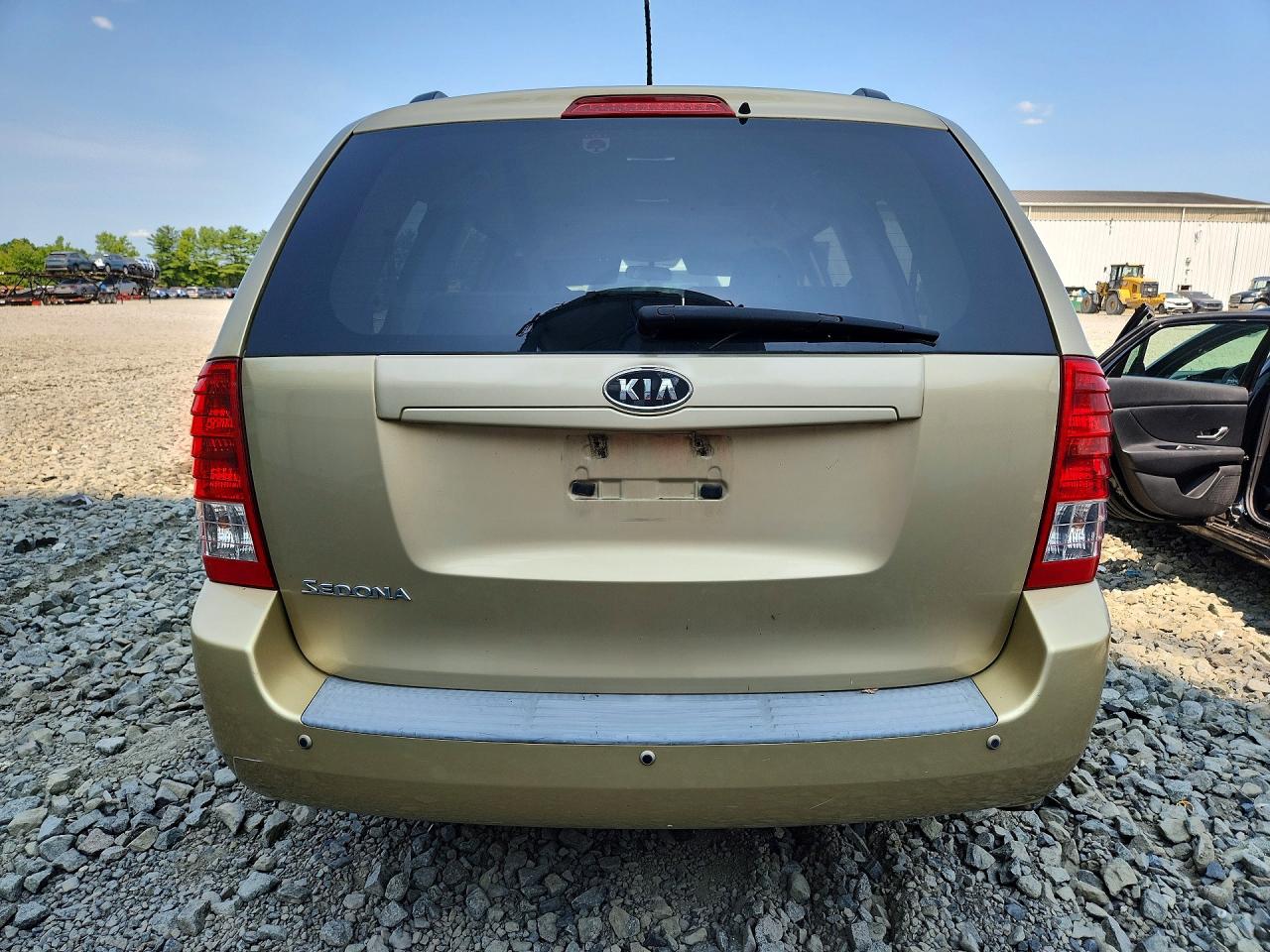 2011 KIA SEDONA