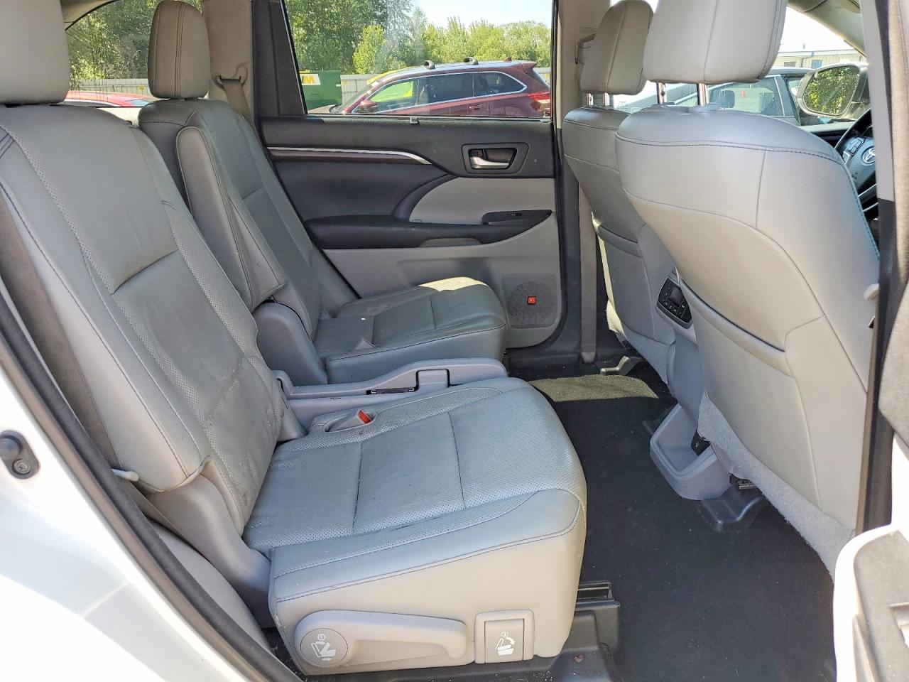2015 TOYOTA HIGHLANDER