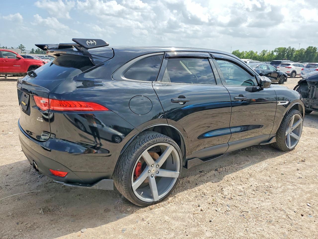 2017 JAGUAR F-PACE