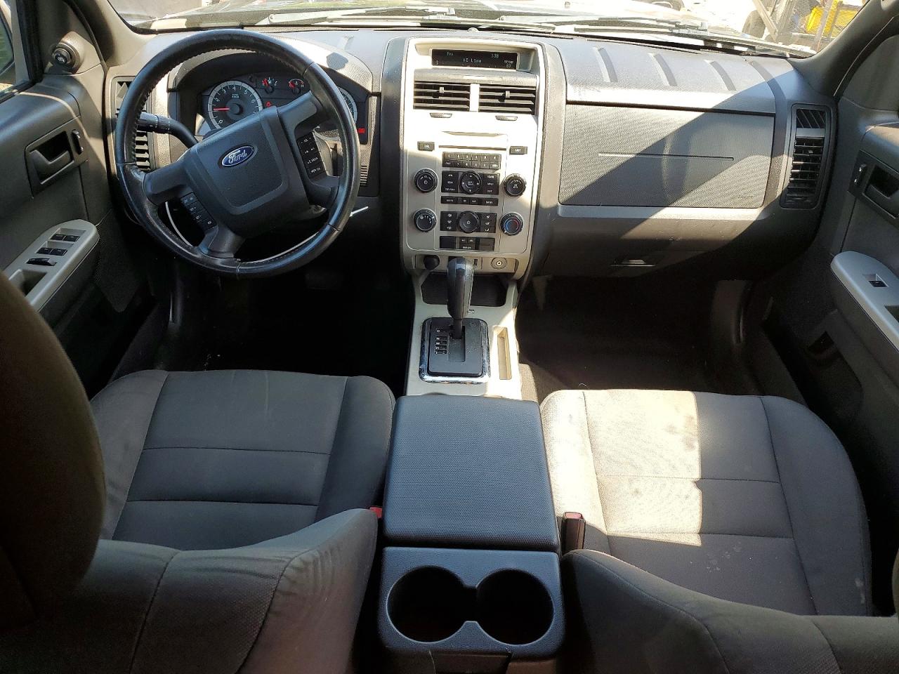 2010 FORD ESCAPE