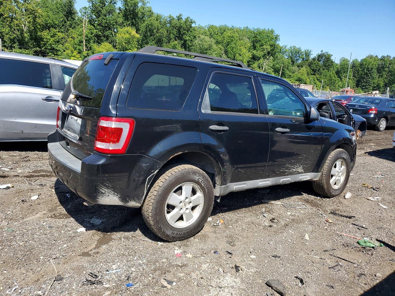2010 FORD ESCAPE