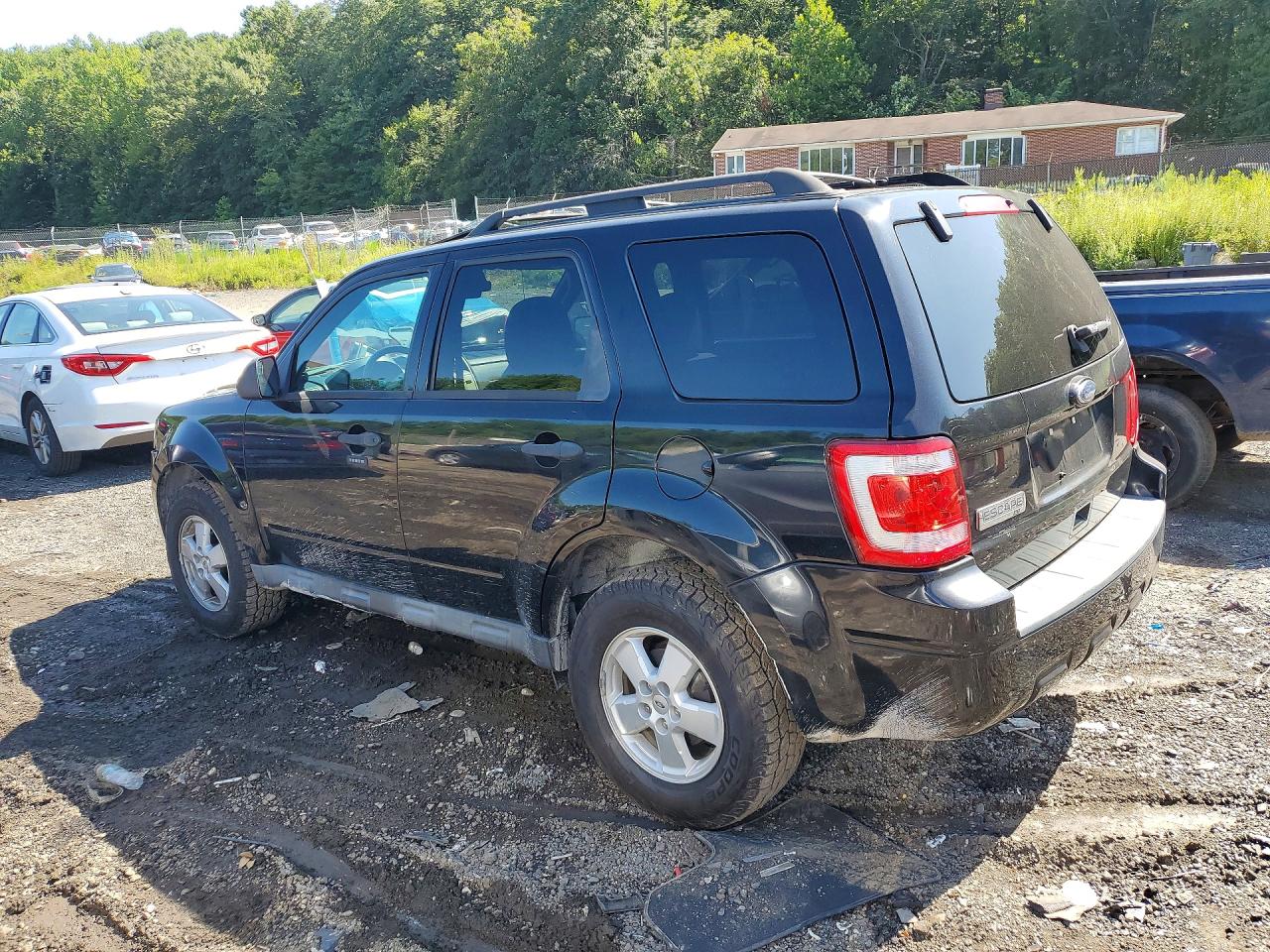 2010 FORD ESCAPE