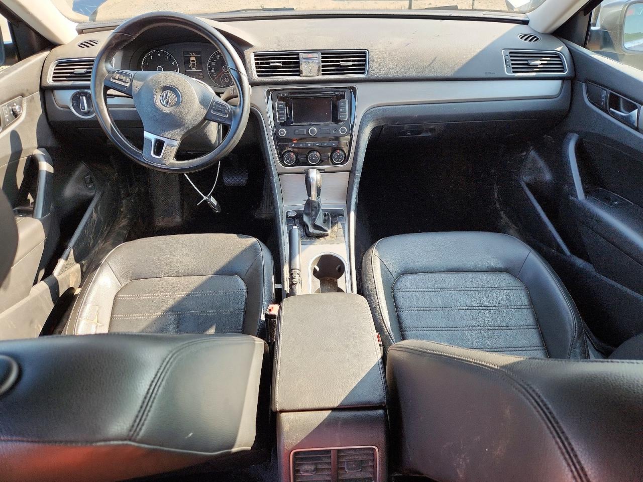 2015 VOLKSWAGEN PASSAT
