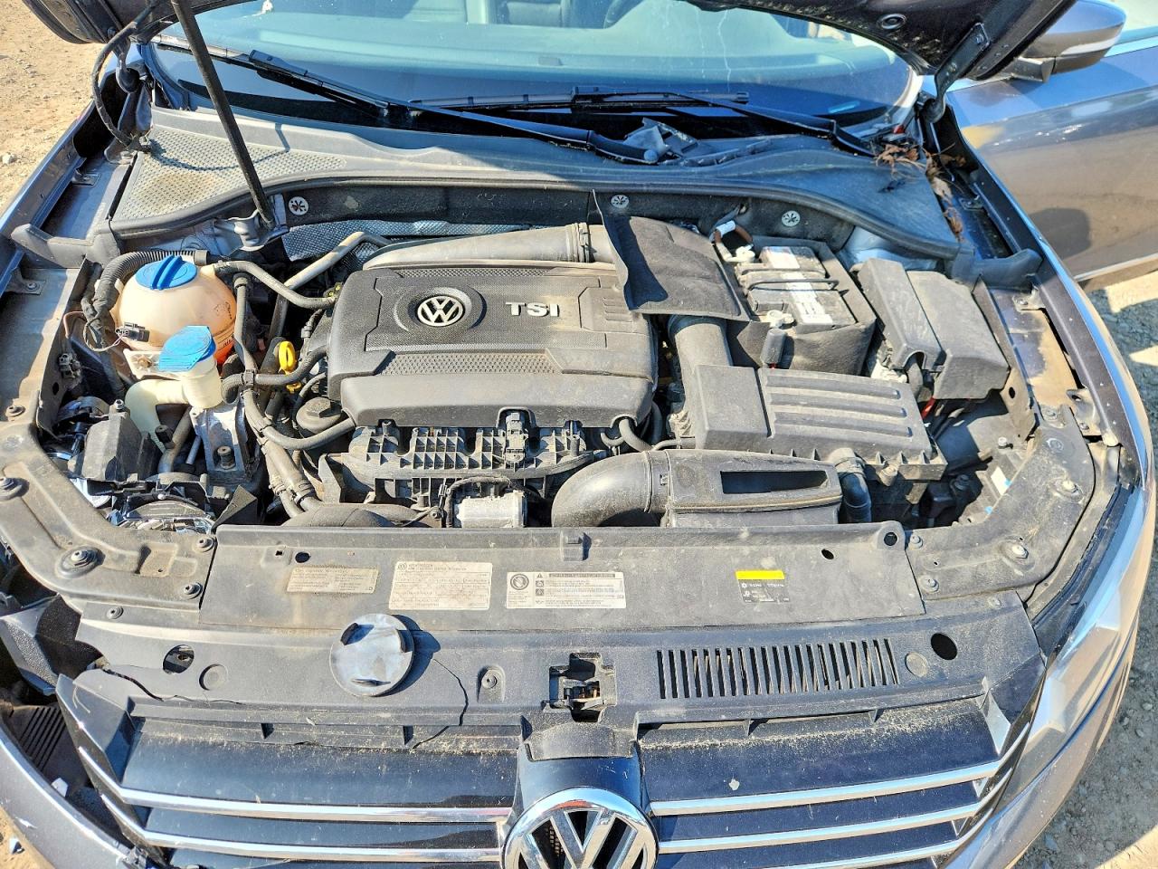 2015 VOLKSWAGEN PASSAT