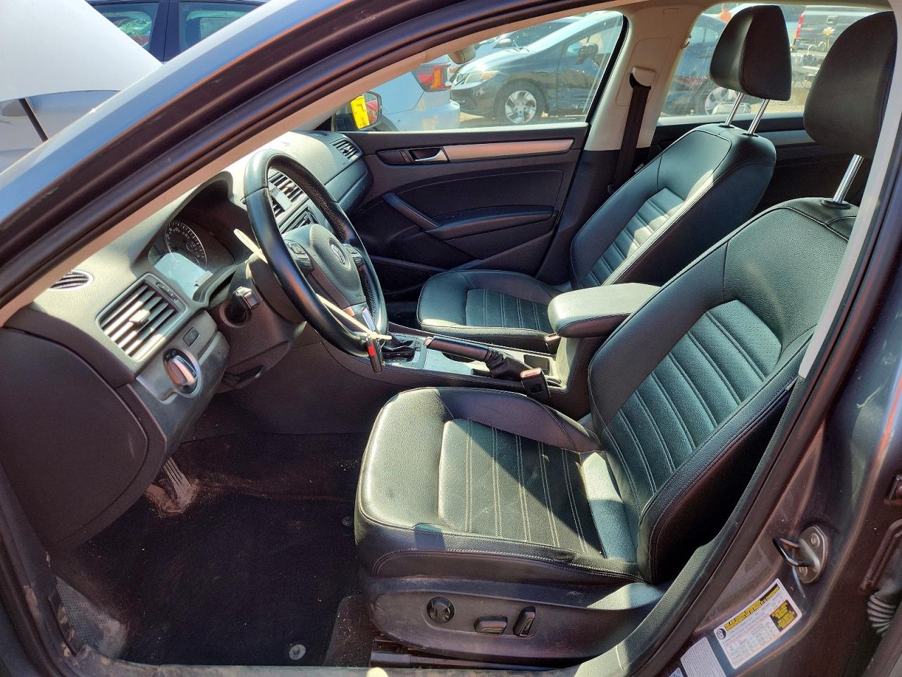 2015 VOLKSWAGEN PASSAT
