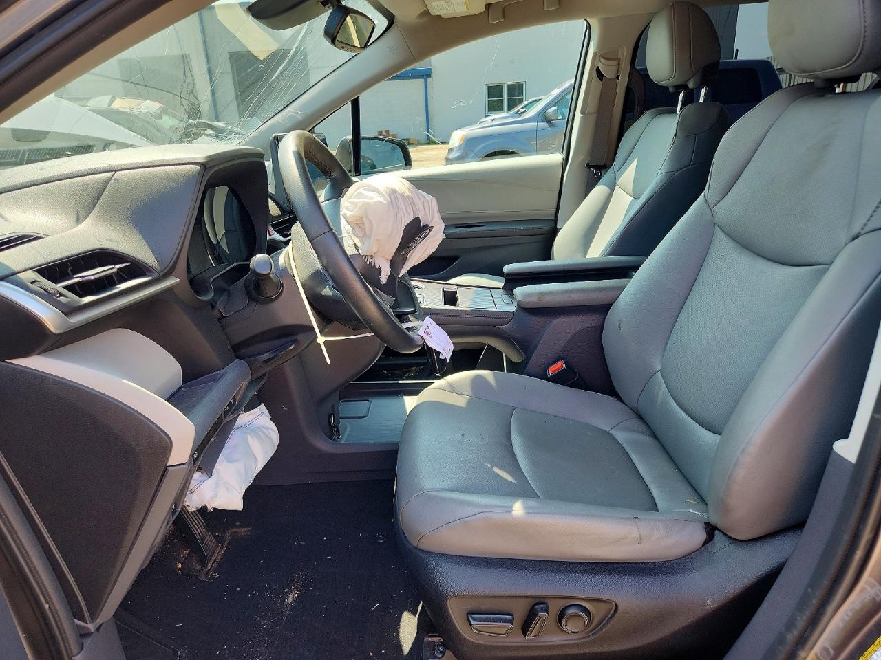 2023 TOYOTA SIENNA