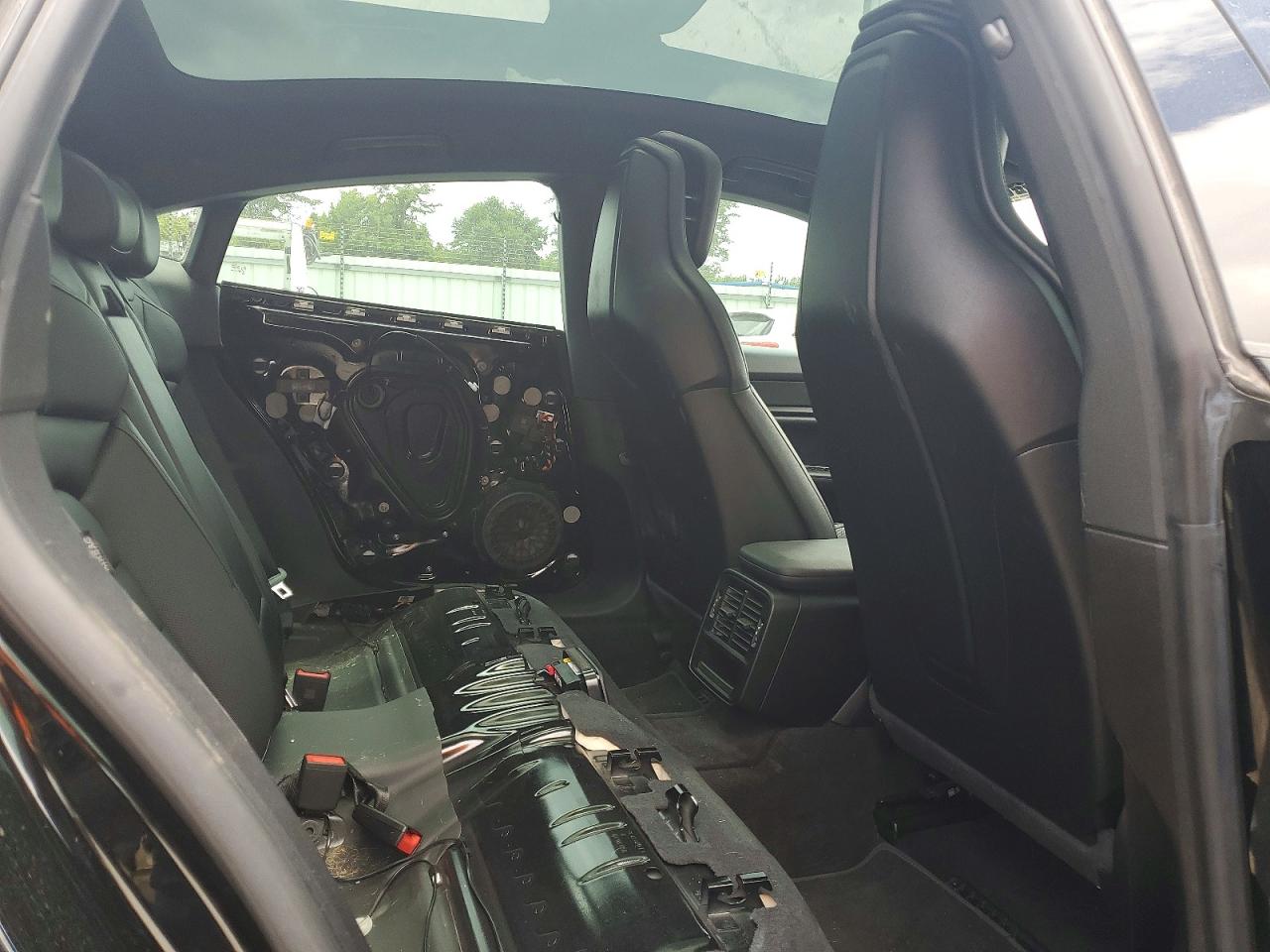 2022 PORSCHE TAYCAN
