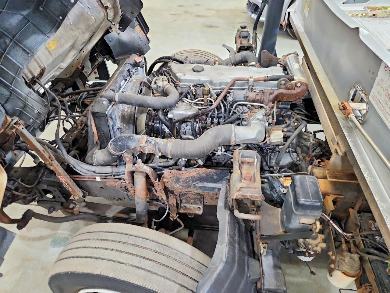 2005 ISUZU NQR