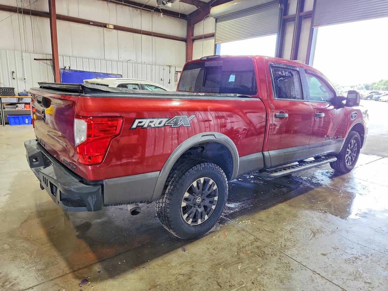2016 NISSAN TITAN