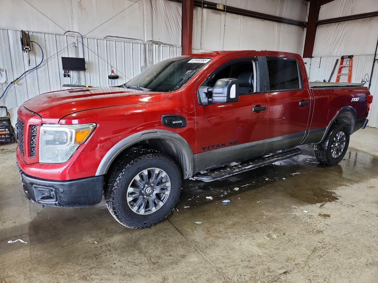 2016 NISSAN TITAN
