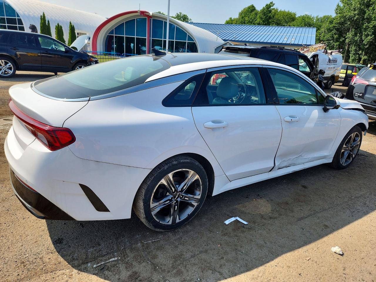 2022 KIA K5