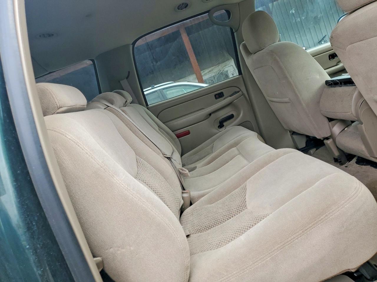 2004 CHEVROLET SUBURBAN