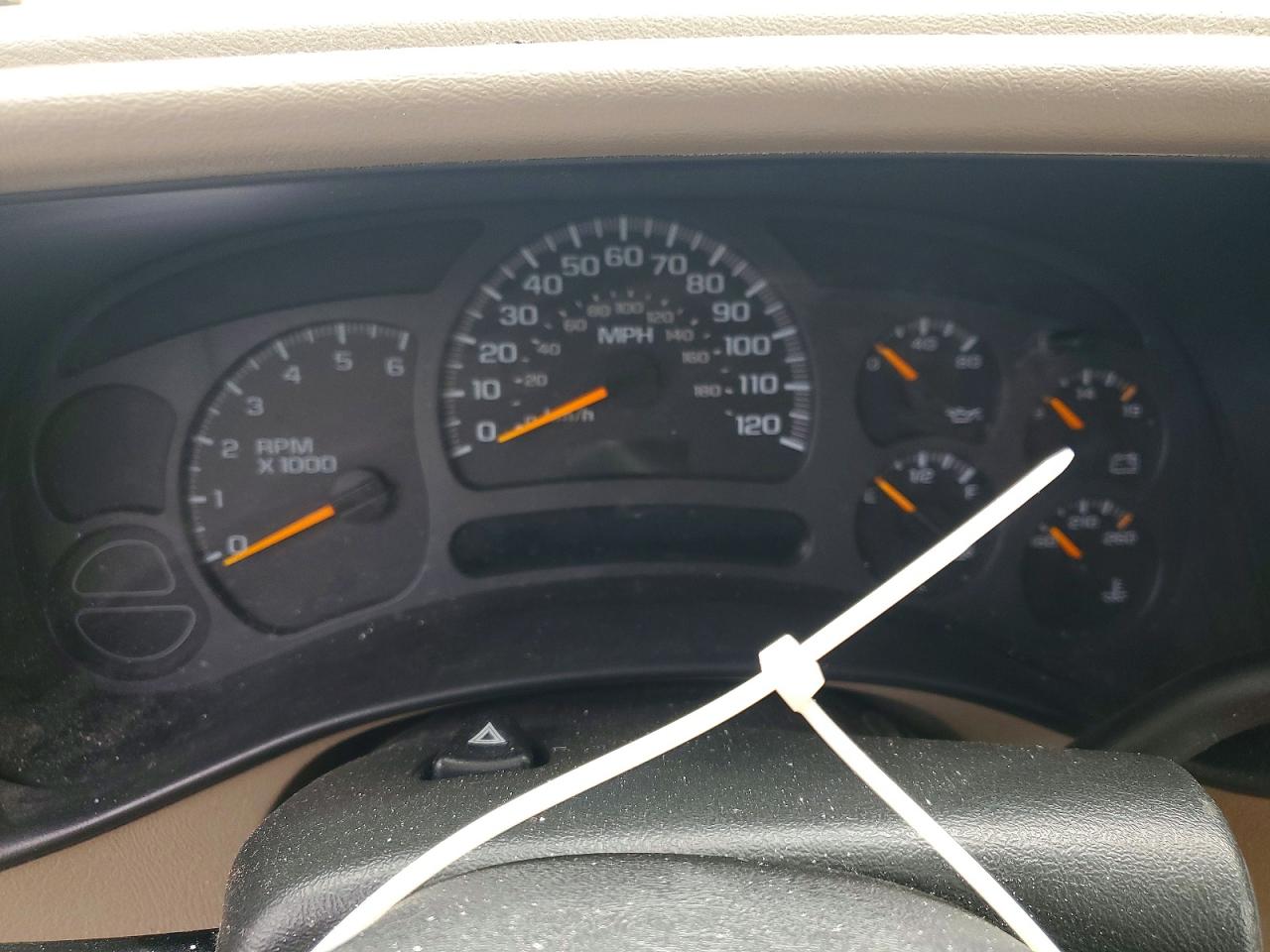 2004 CHEVROLET SUBURBAN