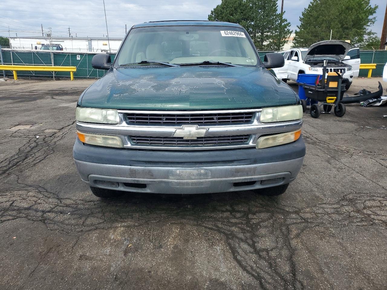 2004 CHEVROLET SUBURBAN