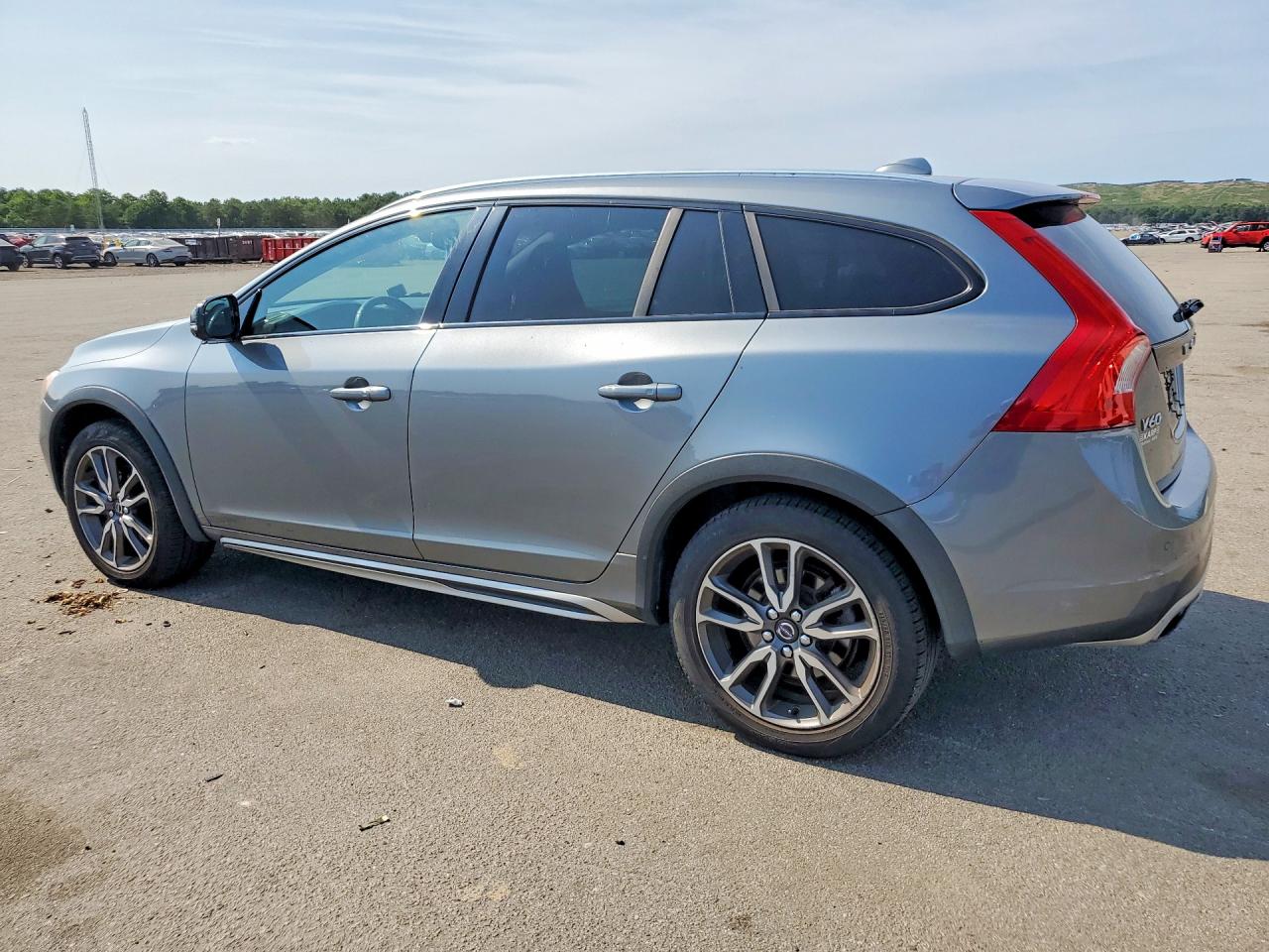 2016 VOLVO V60