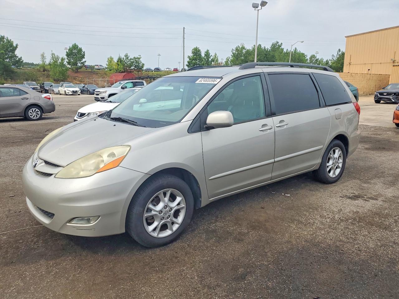 2006 TOYOTA SIENNA