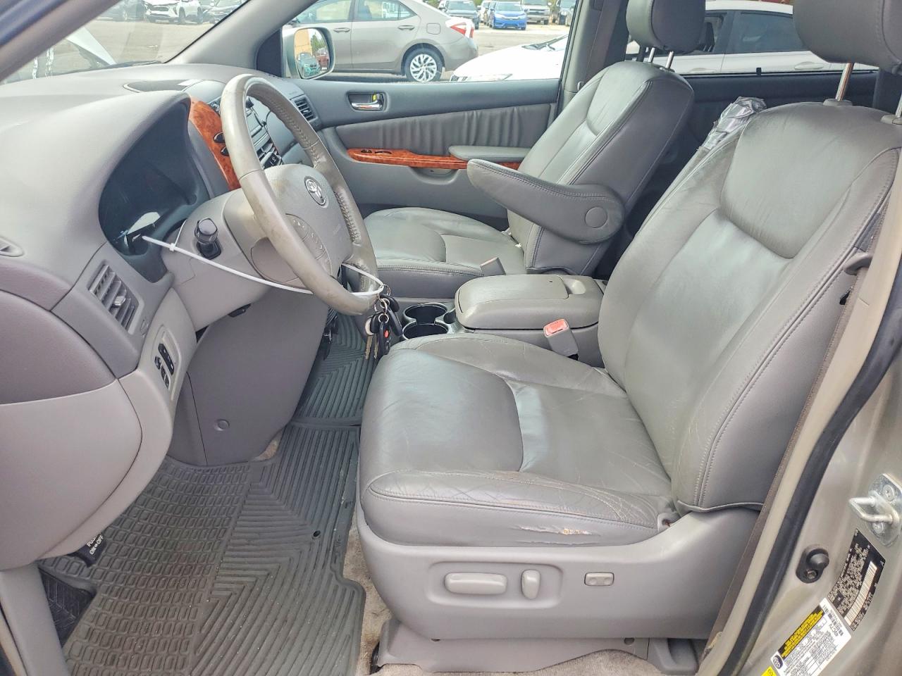 2006 TOYOTA SIENNA