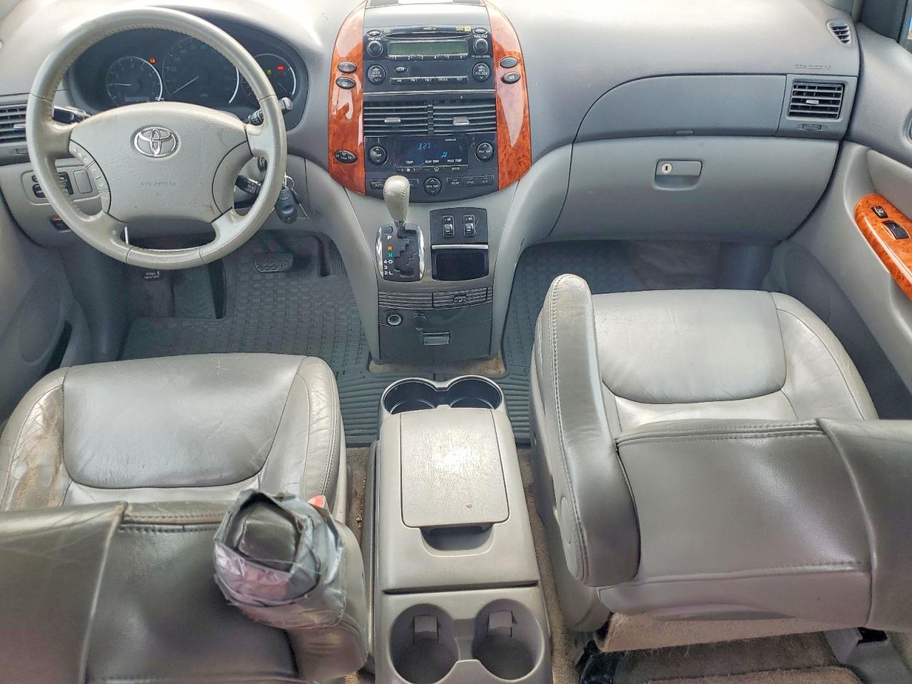 2006 TOYOTA SIENNA