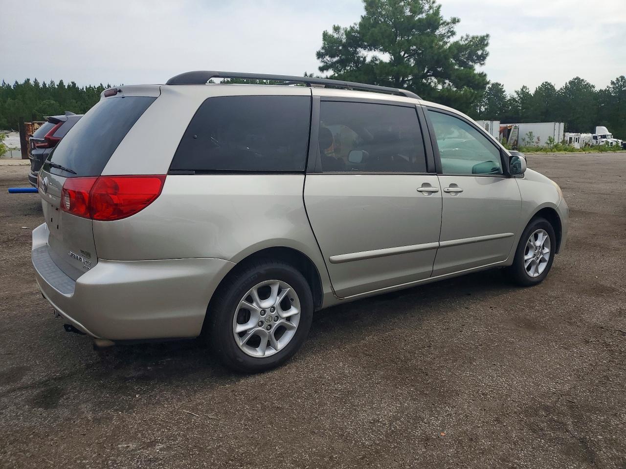 2006 TOYOTA SIENNA
