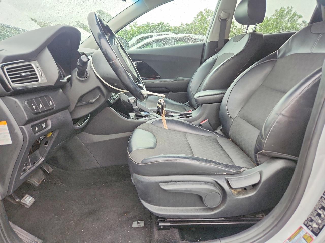 2017 KIA NIRO