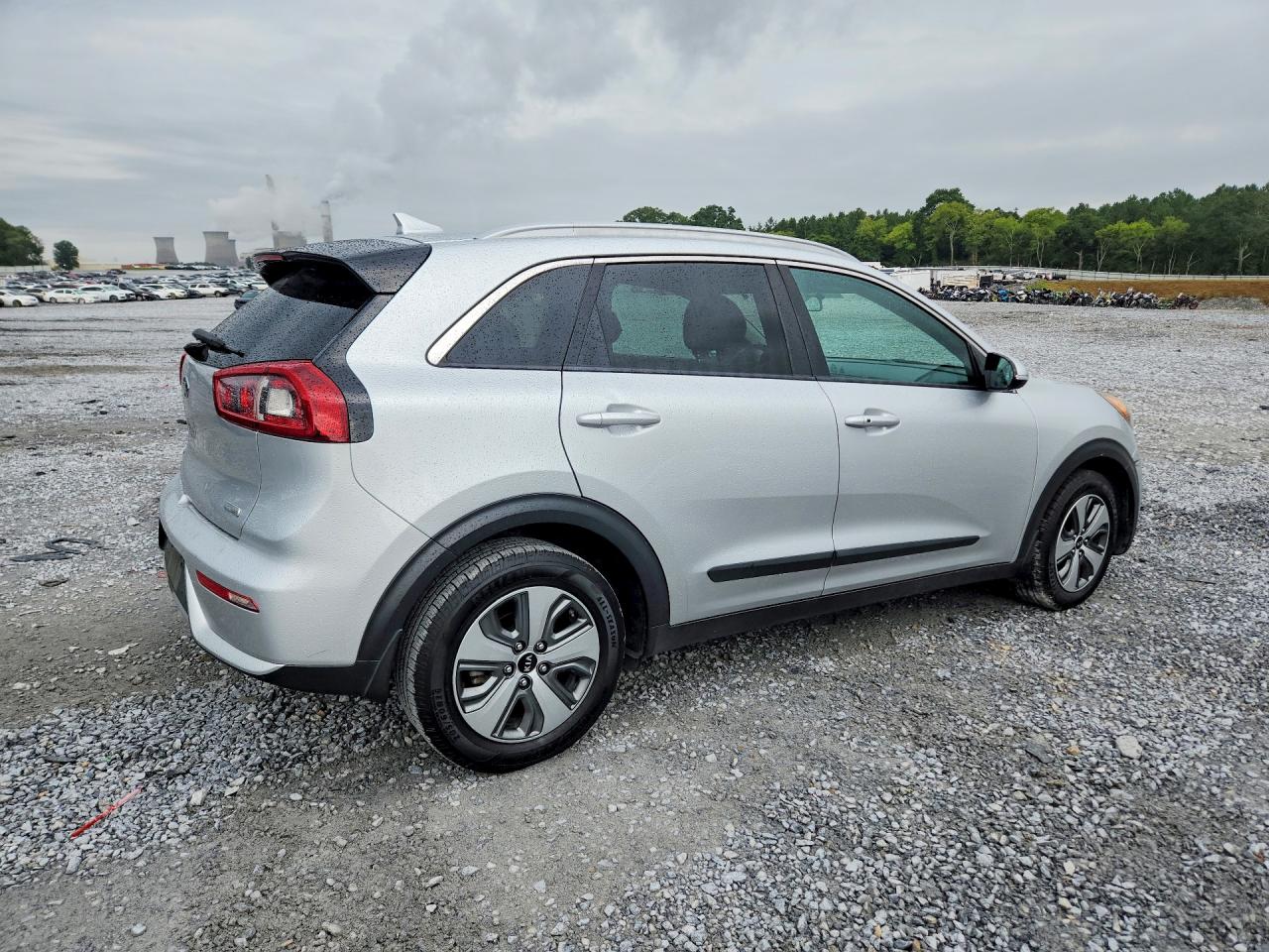 2017 KIA NIRO