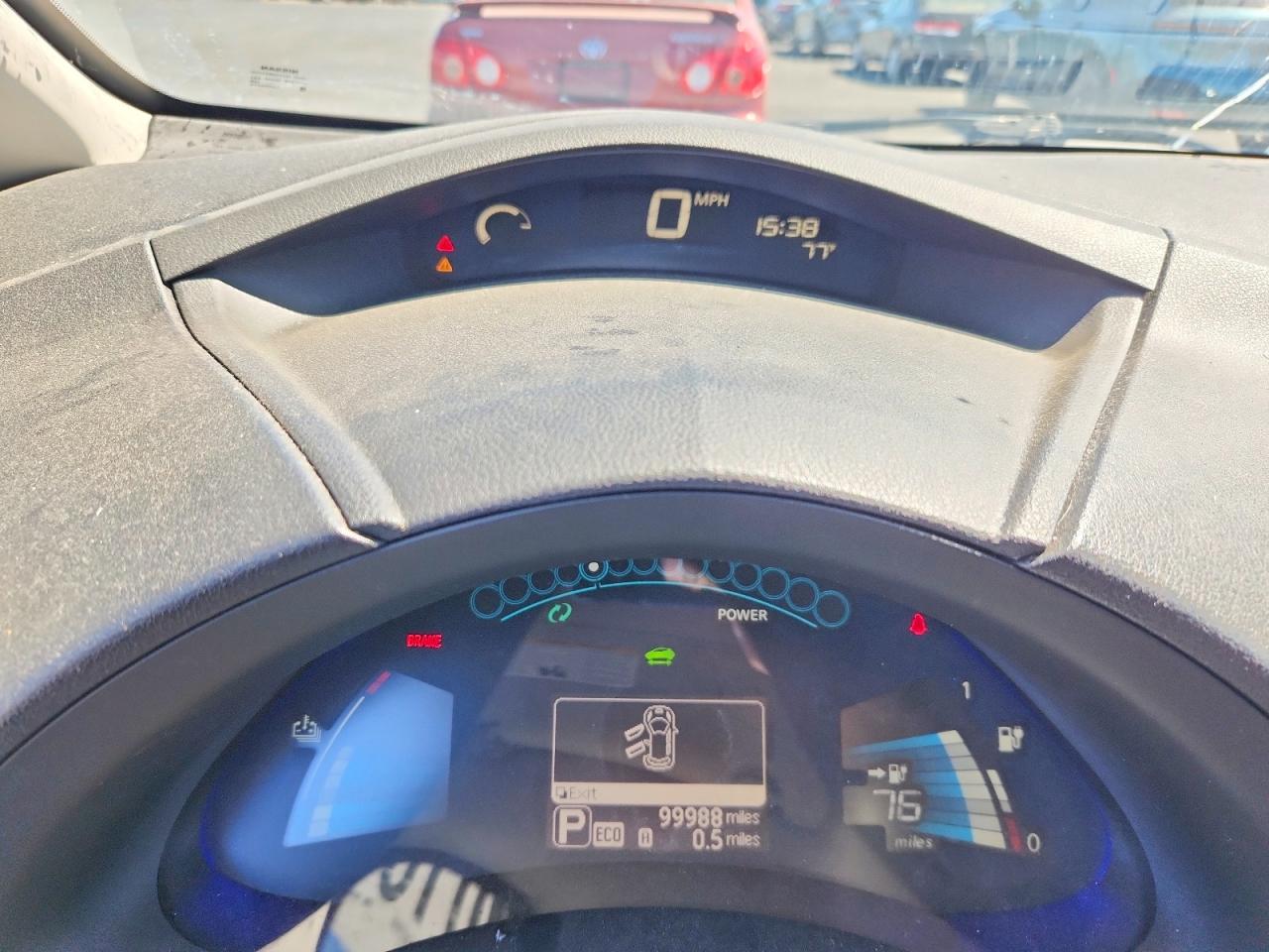 2017 NISSAN LEAF
