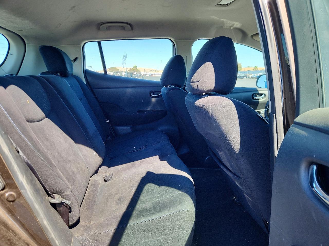 2017 NISSAN LEAF