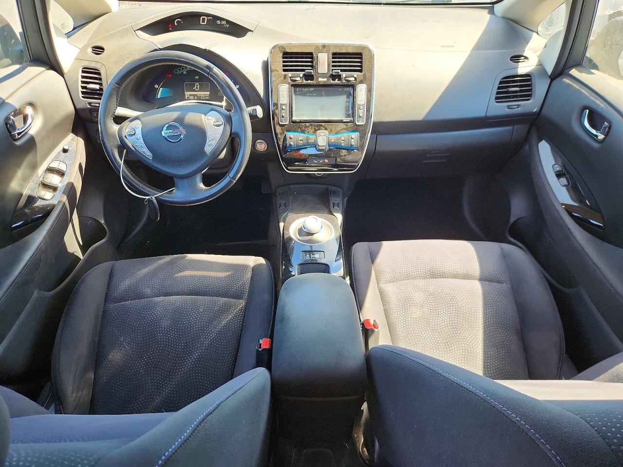 2017 NISSAN LEAF