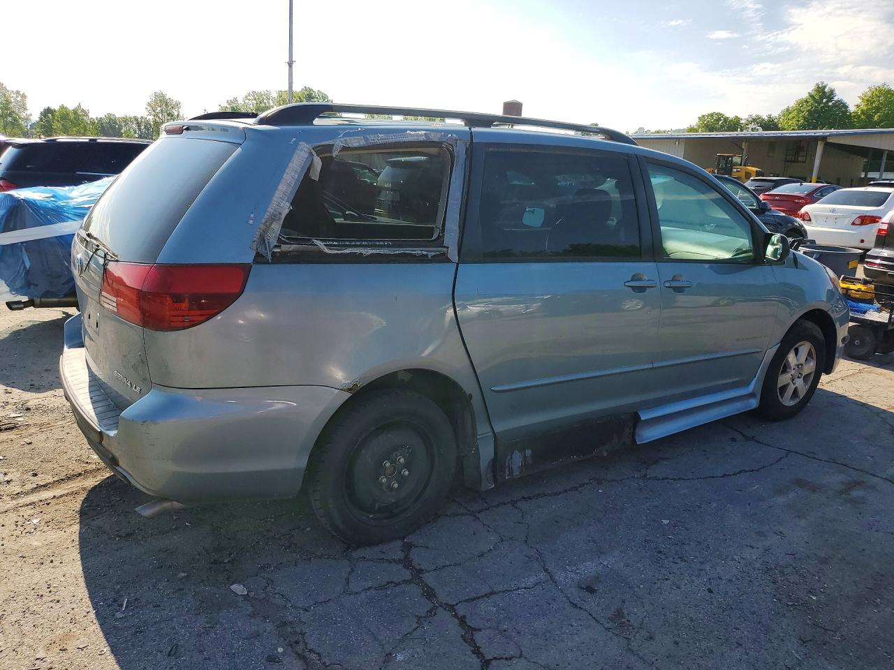 2005 TOYOTA SIENNA