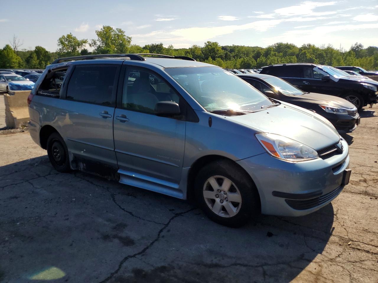 2005 TOYOTA SIENNA