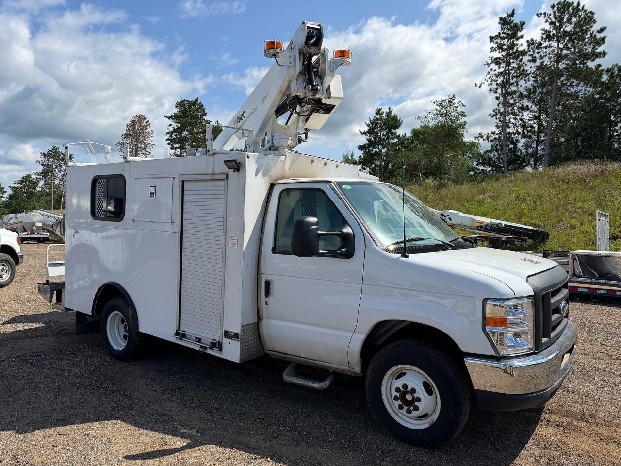 2024 FORD ECONOLINE