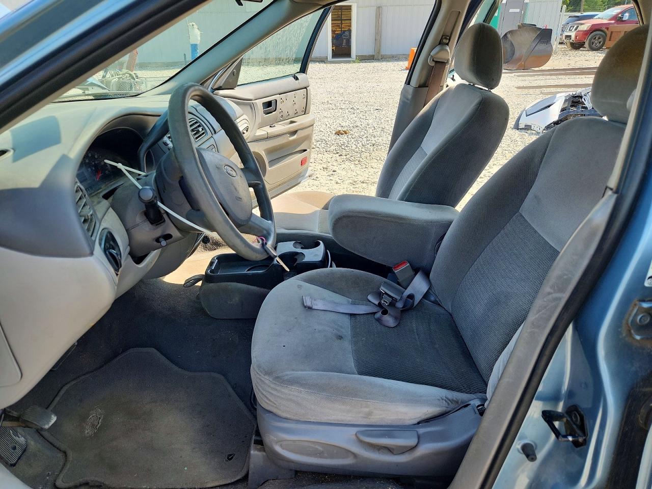 2005 FORD TAURUS