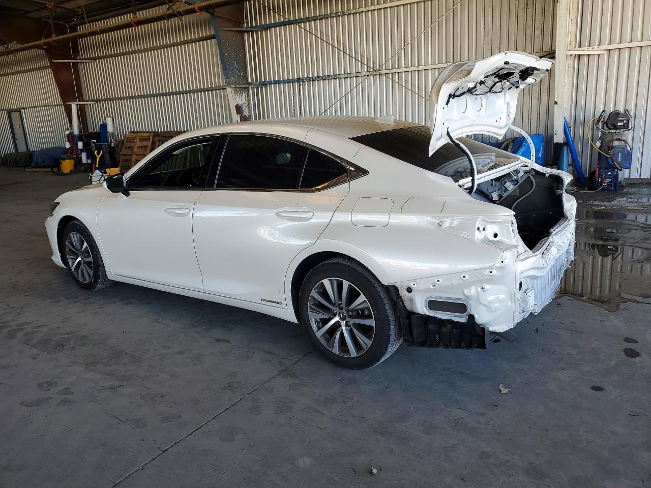 2021 LEXUS ES300