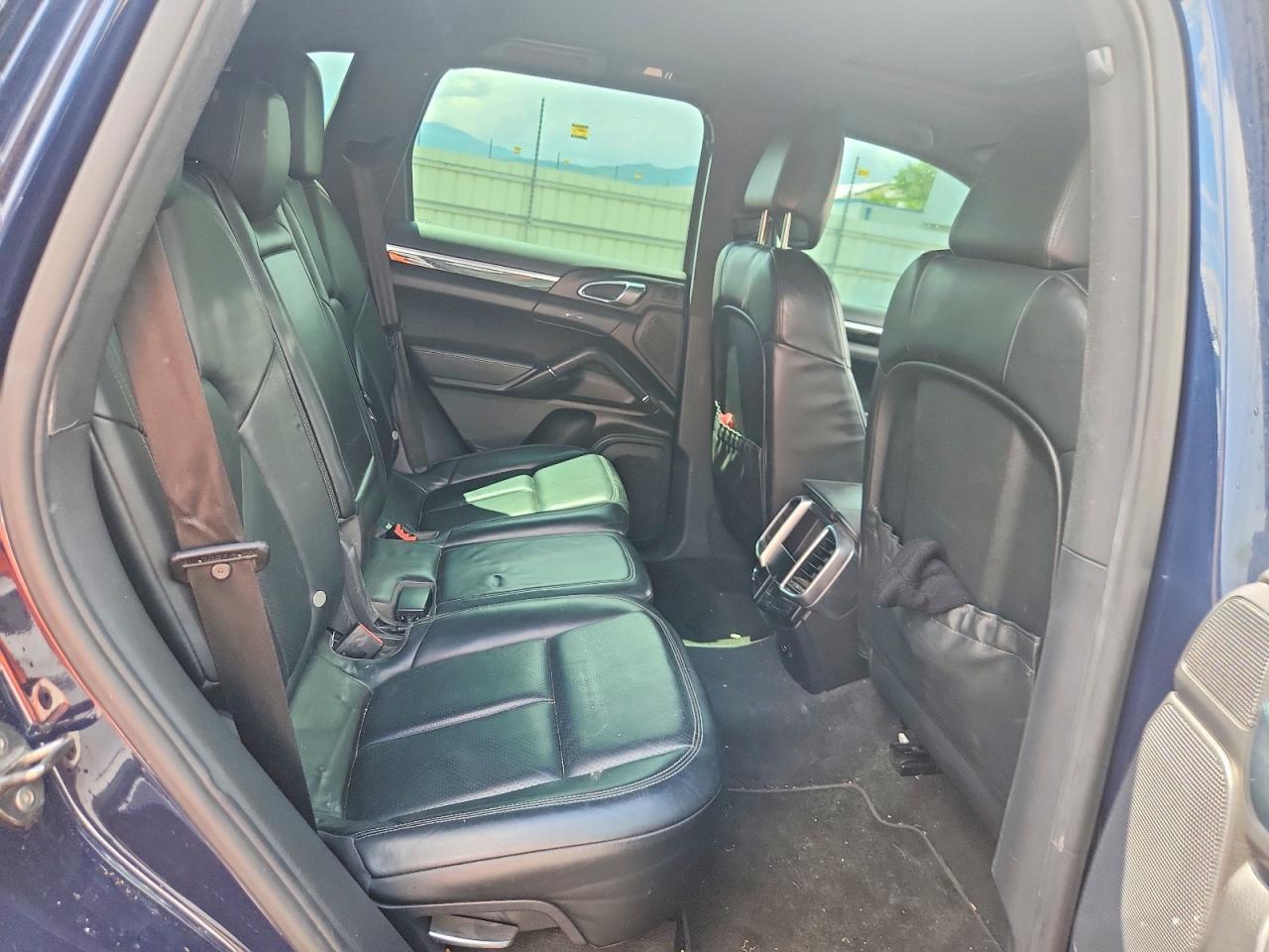 2011 PORSCHE CAYENNE