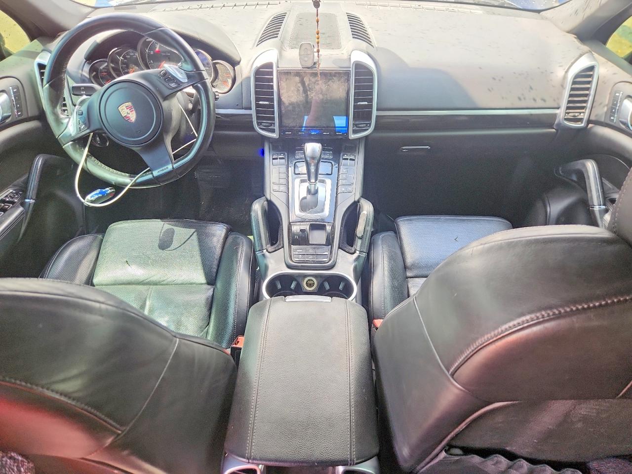 2011 PORSCHE CAYENNE