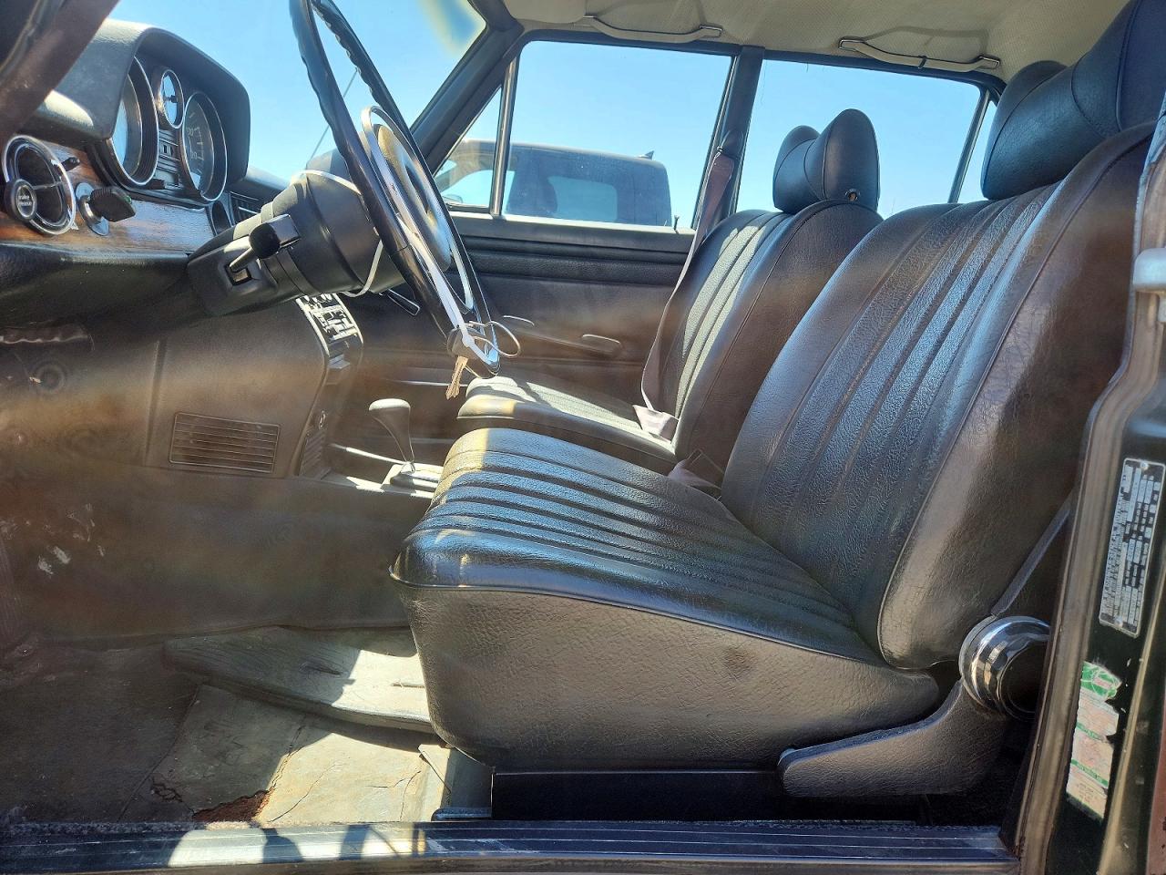 1971 MERCEDES-BENZ 250