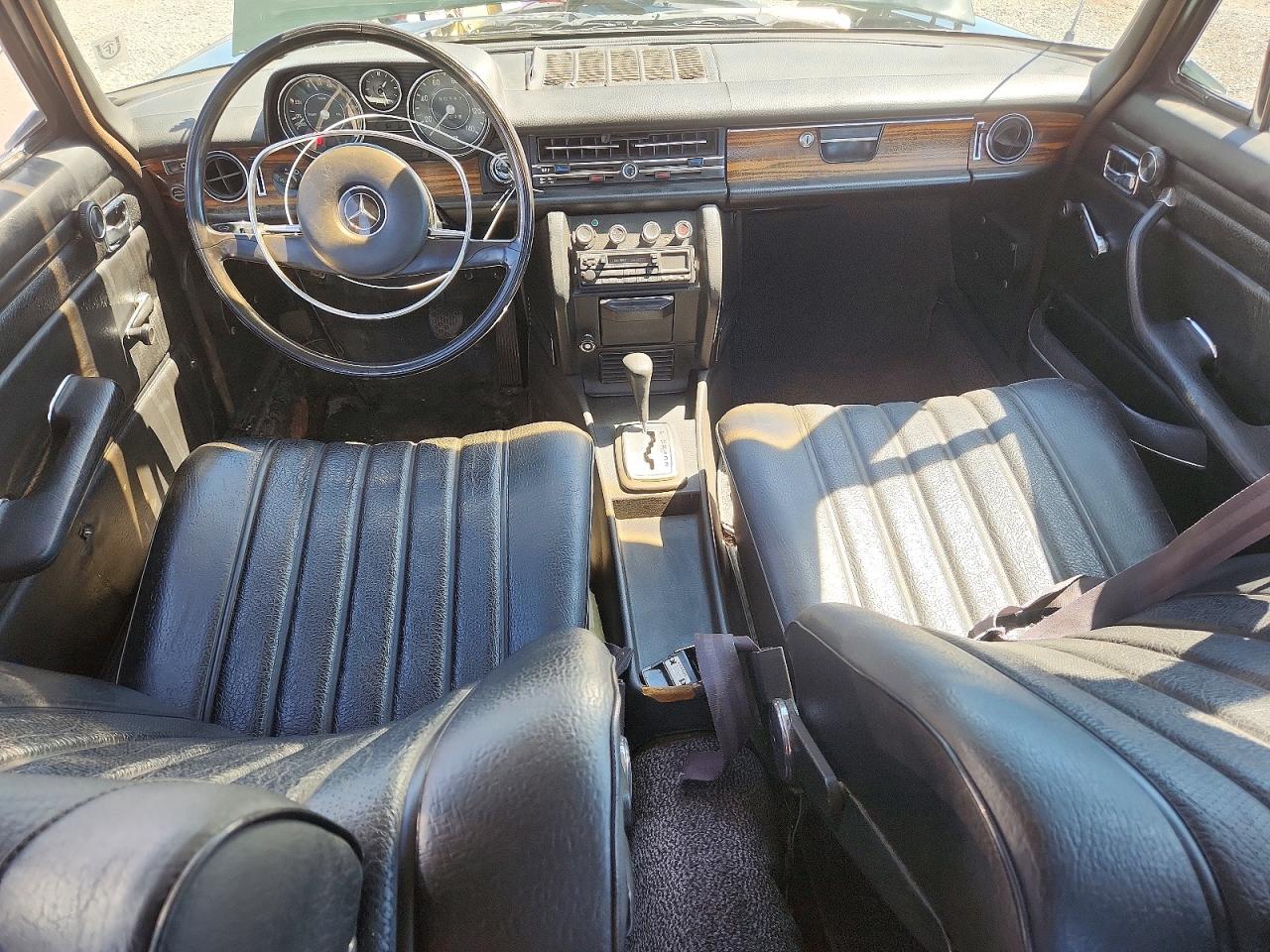 1971 MERCEDES-BENZ 250