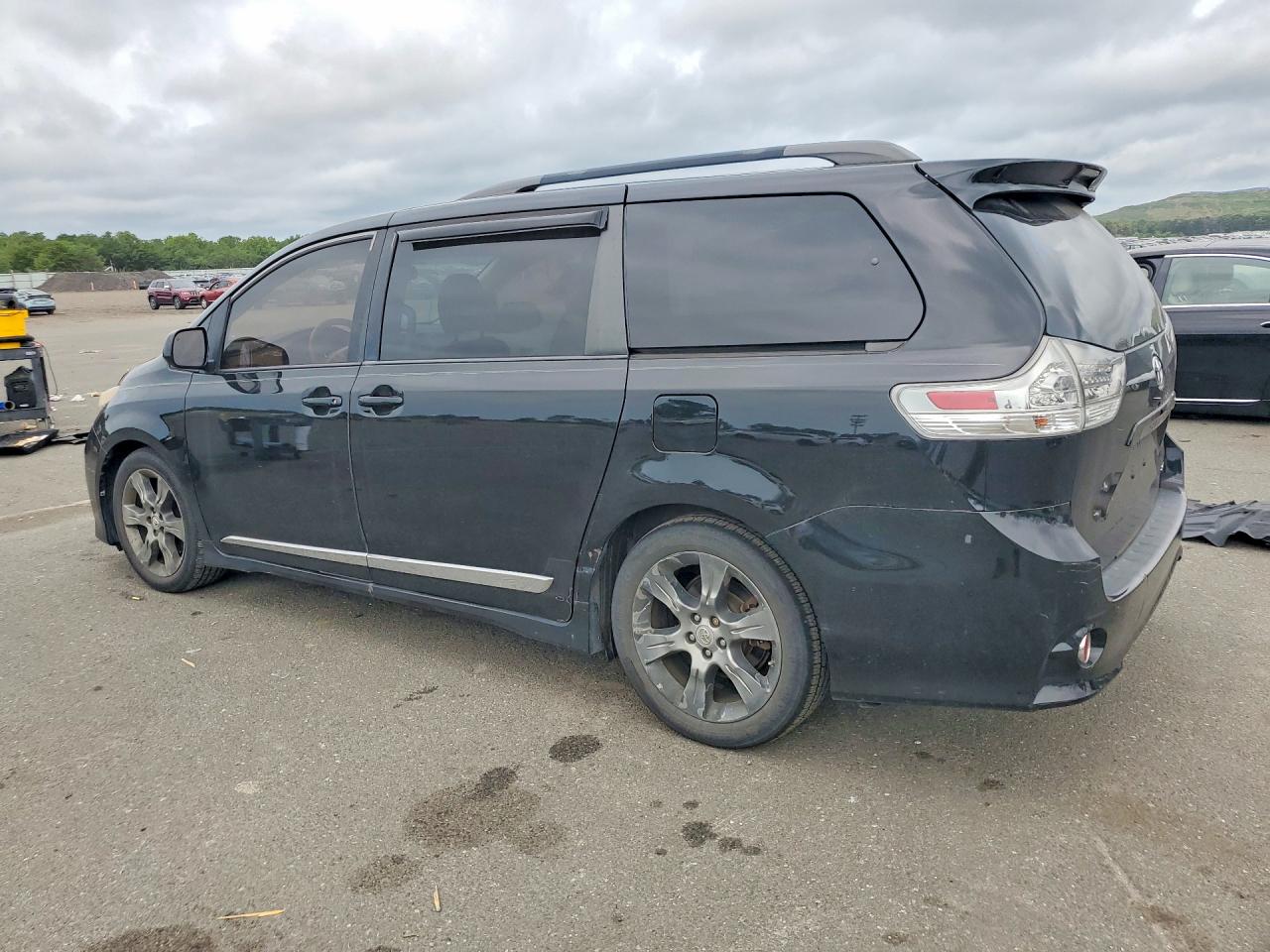 2012 TOYOTA SIENNA