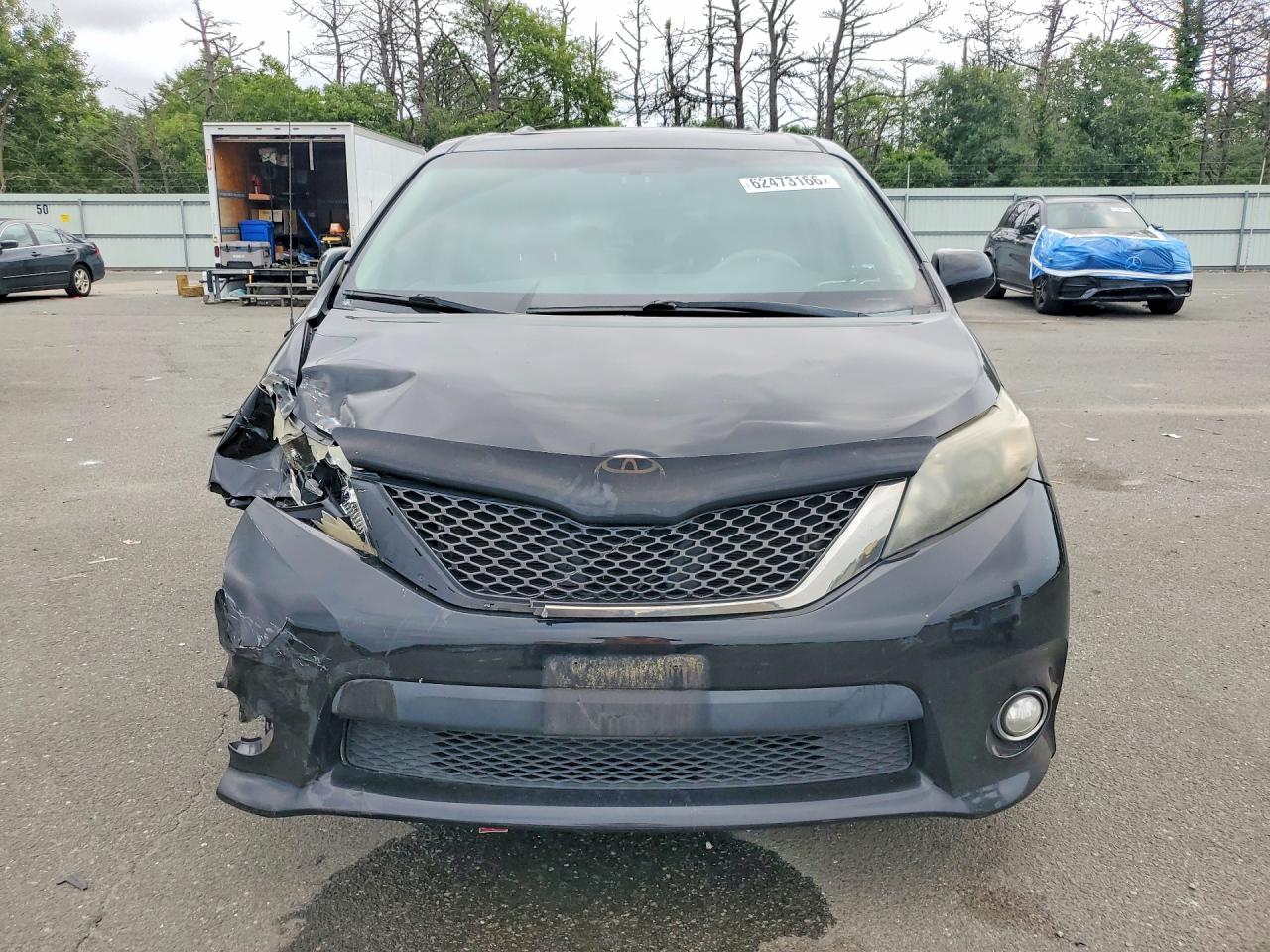 2012 TOYOTA SIENNA