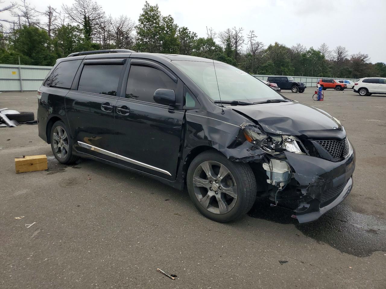 2012 TOYOTA SIENNA
