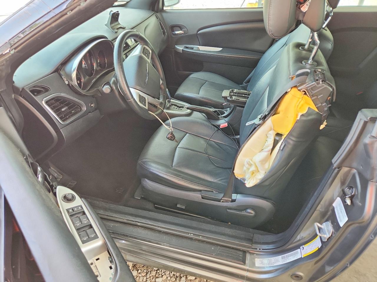 2013 CHRYSLER 200
