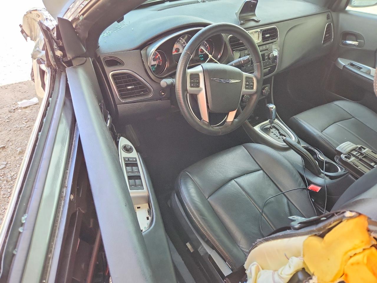 2013 CHRYSLER 200