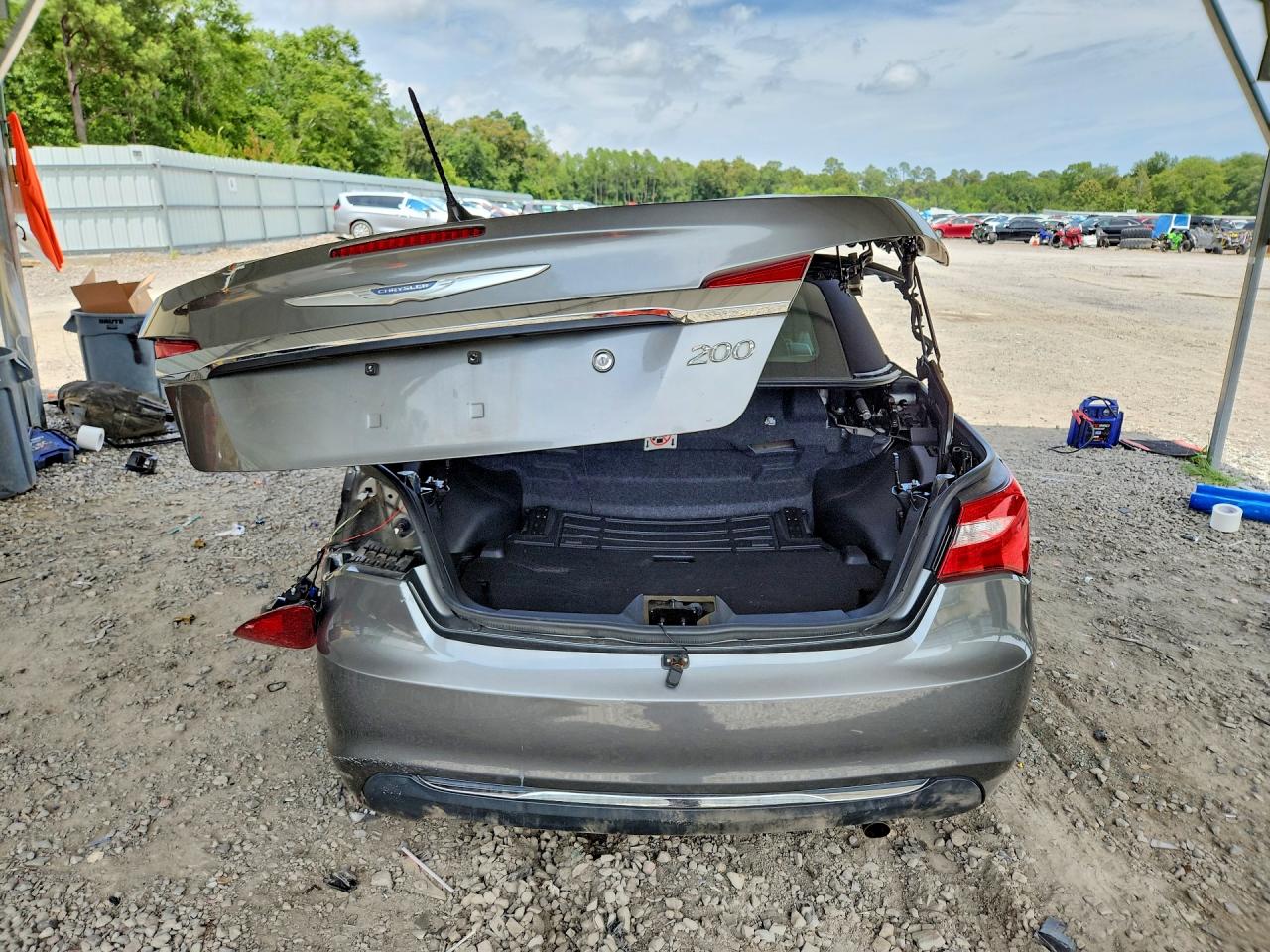 2013 CHRYSLER 200