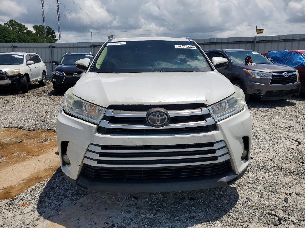 2017 TOYOTA HIGHLANDER