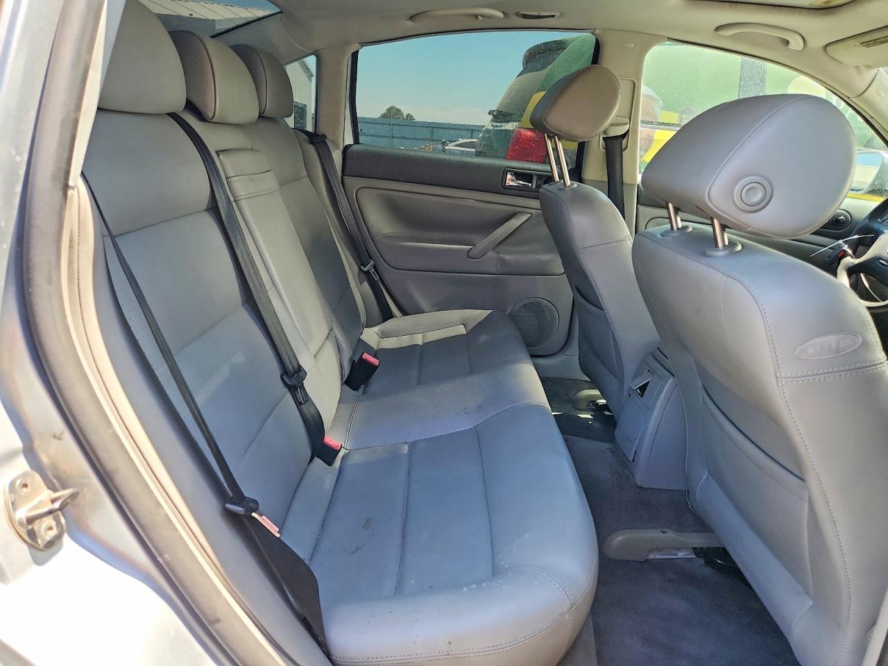 2004 VOLKSWAGEN PASSAT