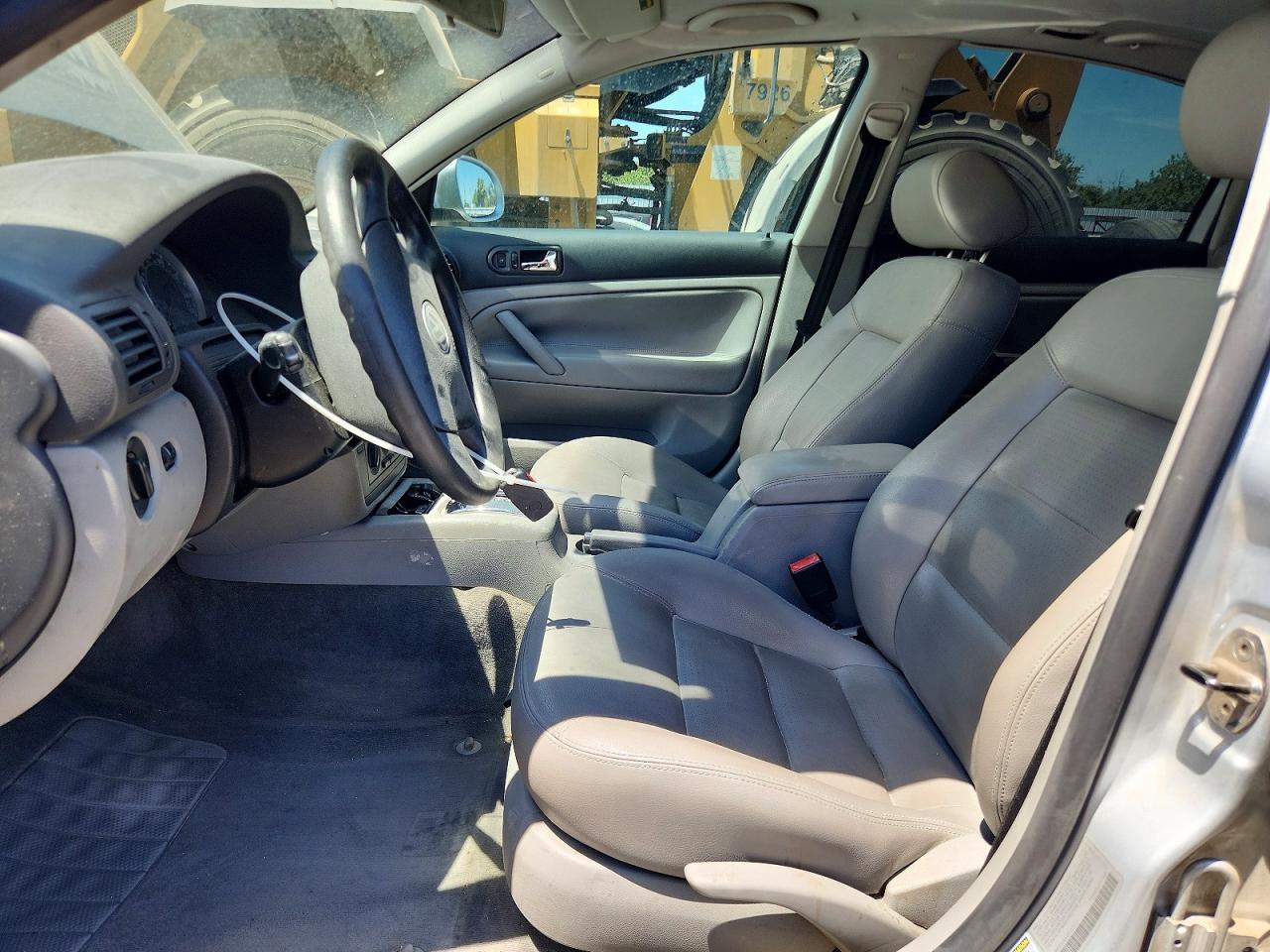 2004 VOLKSWAGEN PASSAT